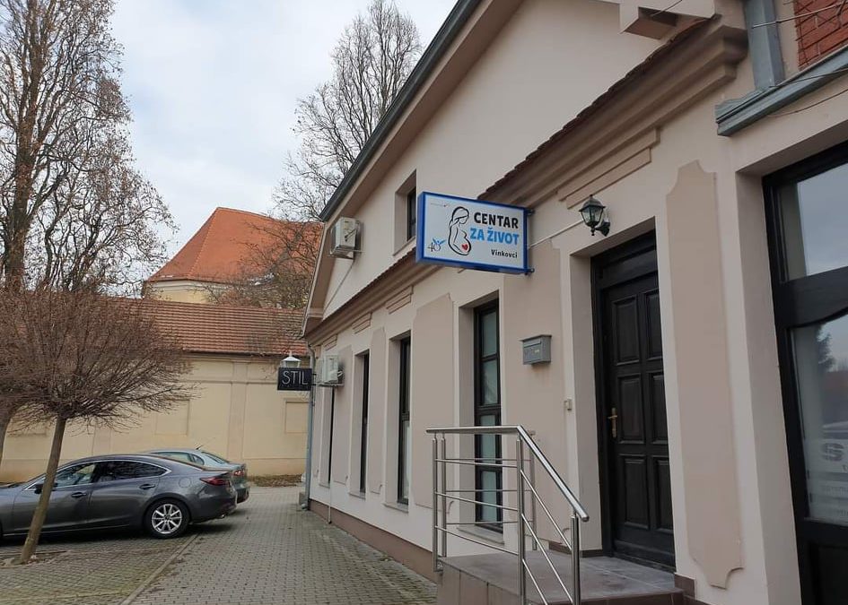 Otvaramo dva centra za život u Slavoniji!
