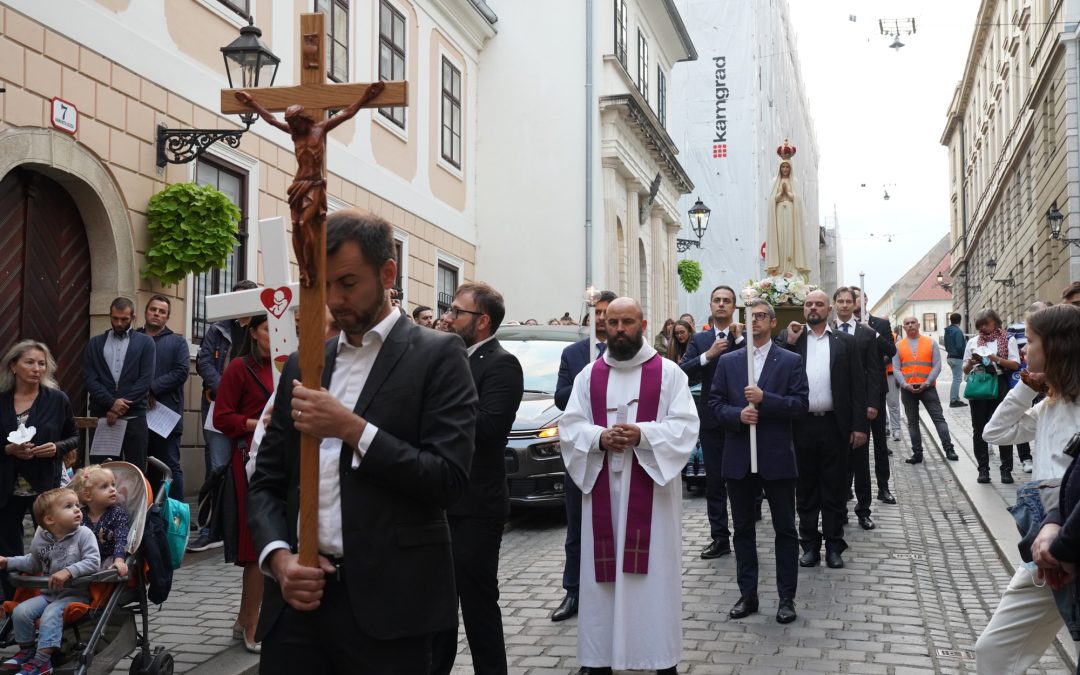FOTO GALERIJA Održana Marijanska procesija za život u Zagrebu